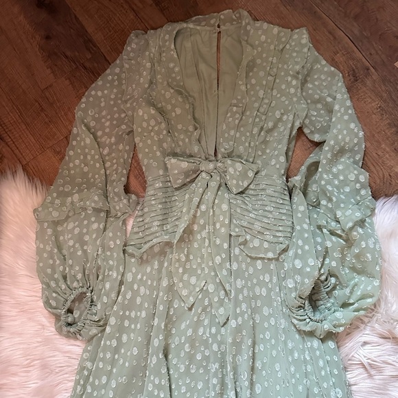 ASOS Pleat Detail Midi Dress In Jacquard Satin Spot With Tie Detail In Sage - Picture 5 of 7